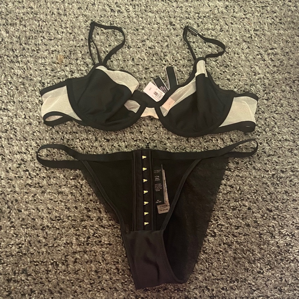 NWT VICTORIA SECRET 34 B BRA and SIZE M PANTY SET NUDE & BLACK